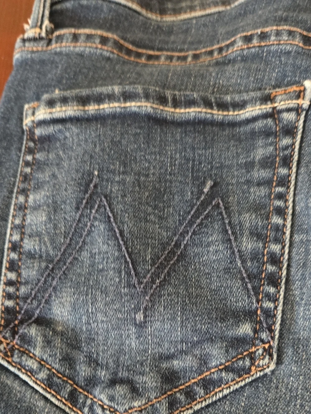 Like New ! Mother RUNAWAY Size 27